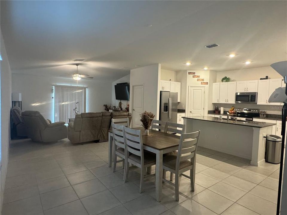 For Sale: $360,000 (4 beds, 2 baths, 1809 Square Feet)