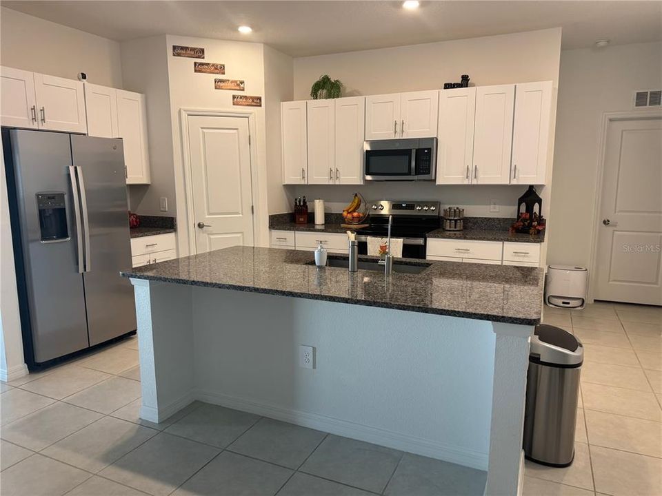 For Sale: $360,000 (4 beds, 2 baths, 1809 Square Feet)