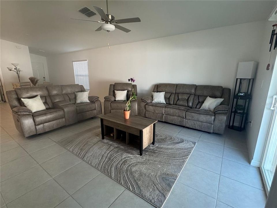 For Sale: $360,000 (4 beds, 2 baths, 1809 Square Feet)