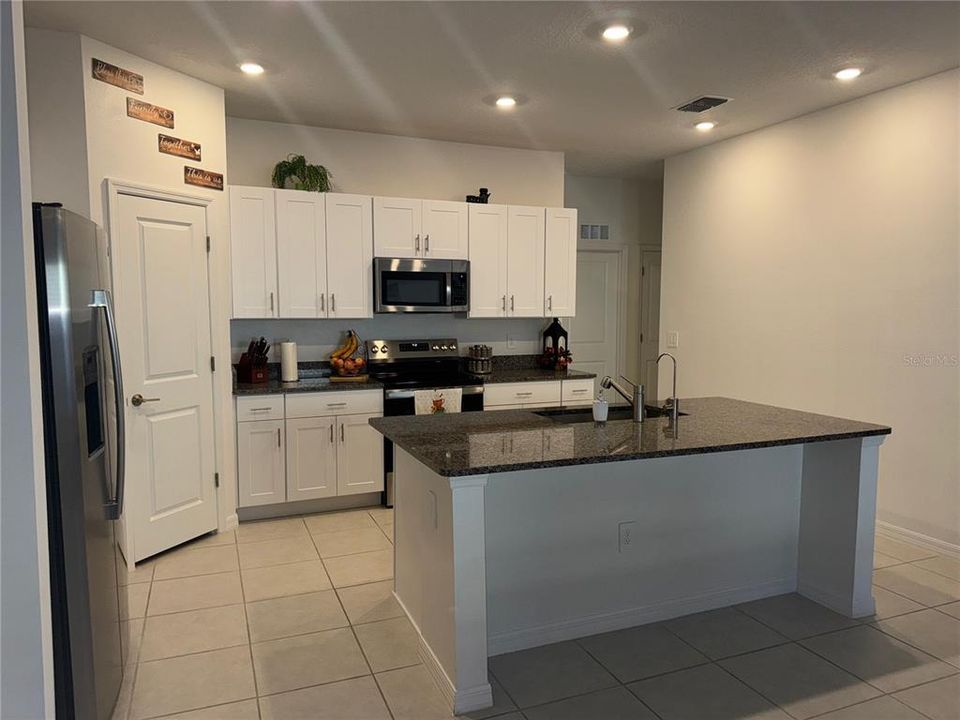For Sale: $360,000 (4 beds, 2 baths, 1809 Square Feet)