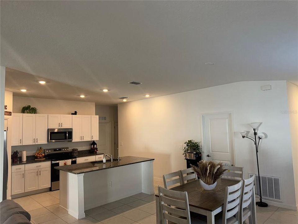 For Sale: $360,000 (4 beds, 2 baths, 1809 Square Feet)