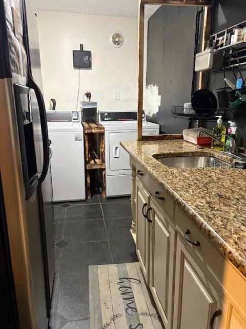 На продажу: $1,100,000 (0 спален, 0 ванн, 2050 Квадратных фут)