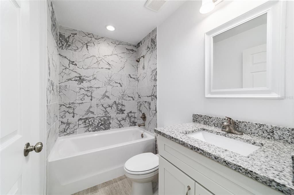 For Sale: $299,900 (4 beds, 2 baths, 1715 Square Feet)