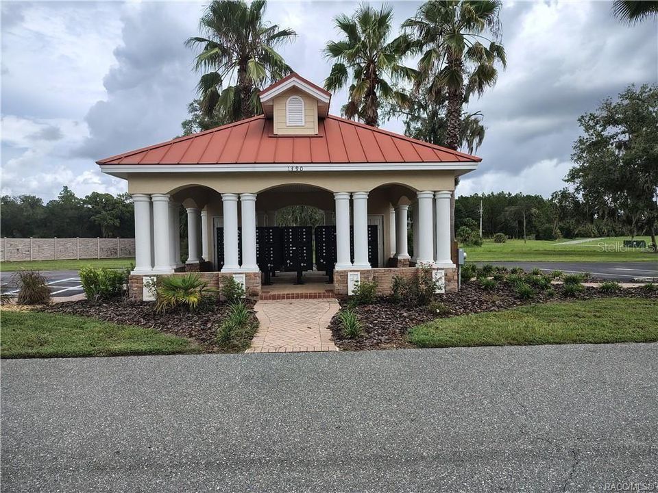 For Sale: $300,250 (4 beds, 2 baths, 1635 Square Feet)