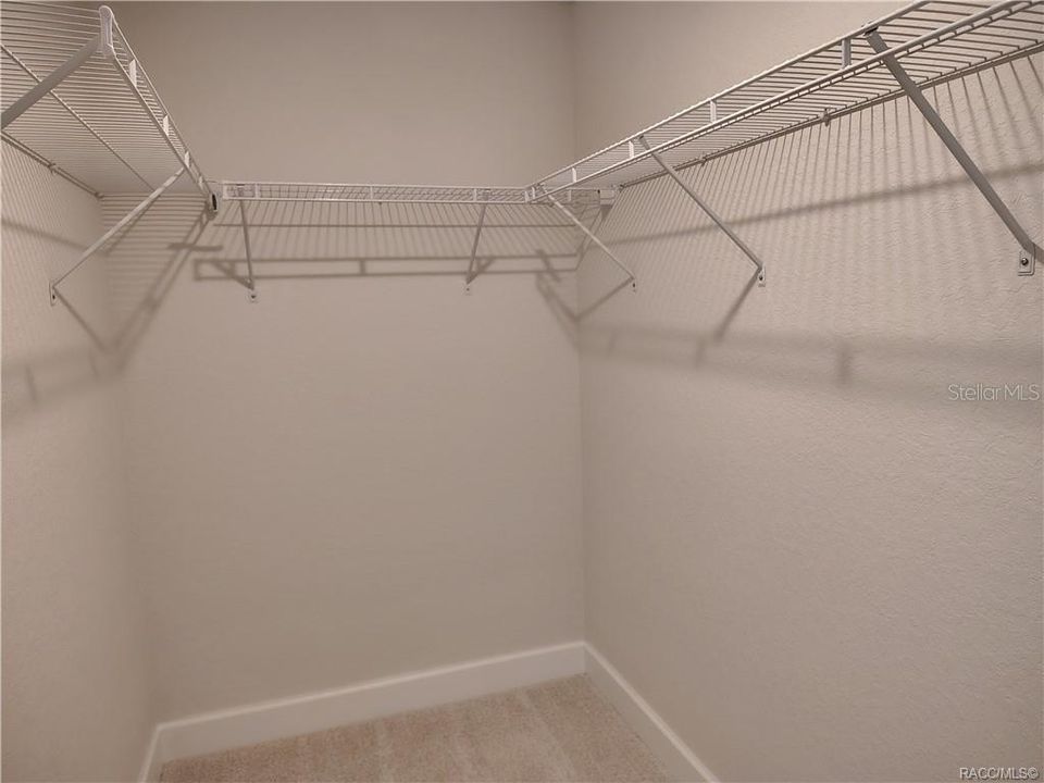 For Sale: $300,250 (4 beds, 2 baths, 1635 Square Feet)