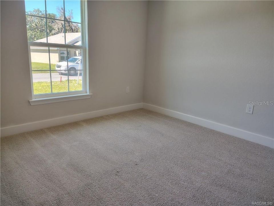 For Sale: $300,250 (4 beds, 2 baths, 1635 Square Feet)