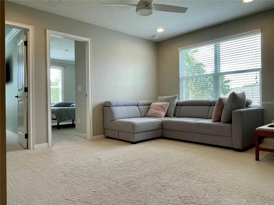 出租: $4,500 (4 贝兹, 2 浴室, 2680 平方英尺)