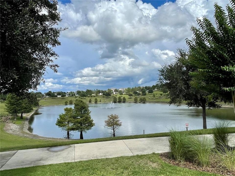 出租: $4,500 (4 贝兹, 2 浴室, 2680 平方英尺)