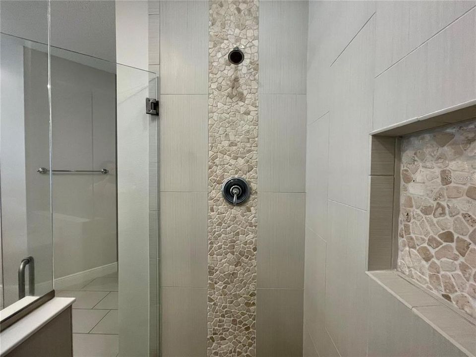 出租: $4,500 (4 贝兹, 2 浴室, 2680 平方英尺)