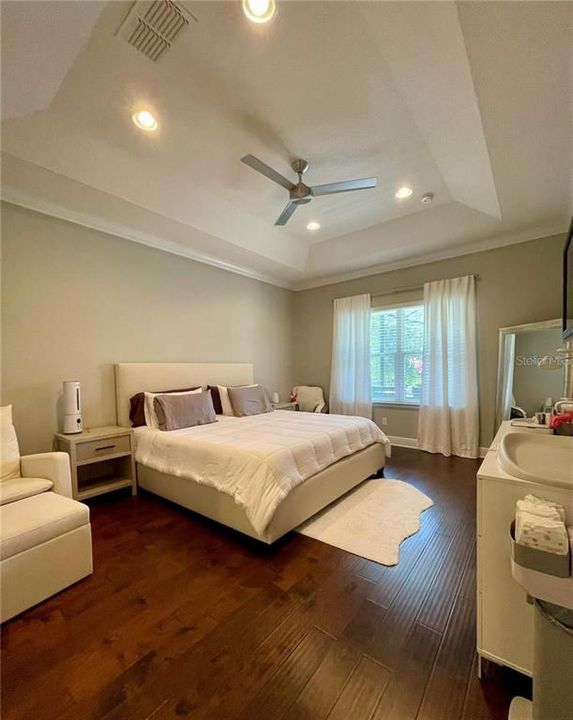 出租: $4,500 (4 贝兹, 2 浴室, 2680 平方英尺)