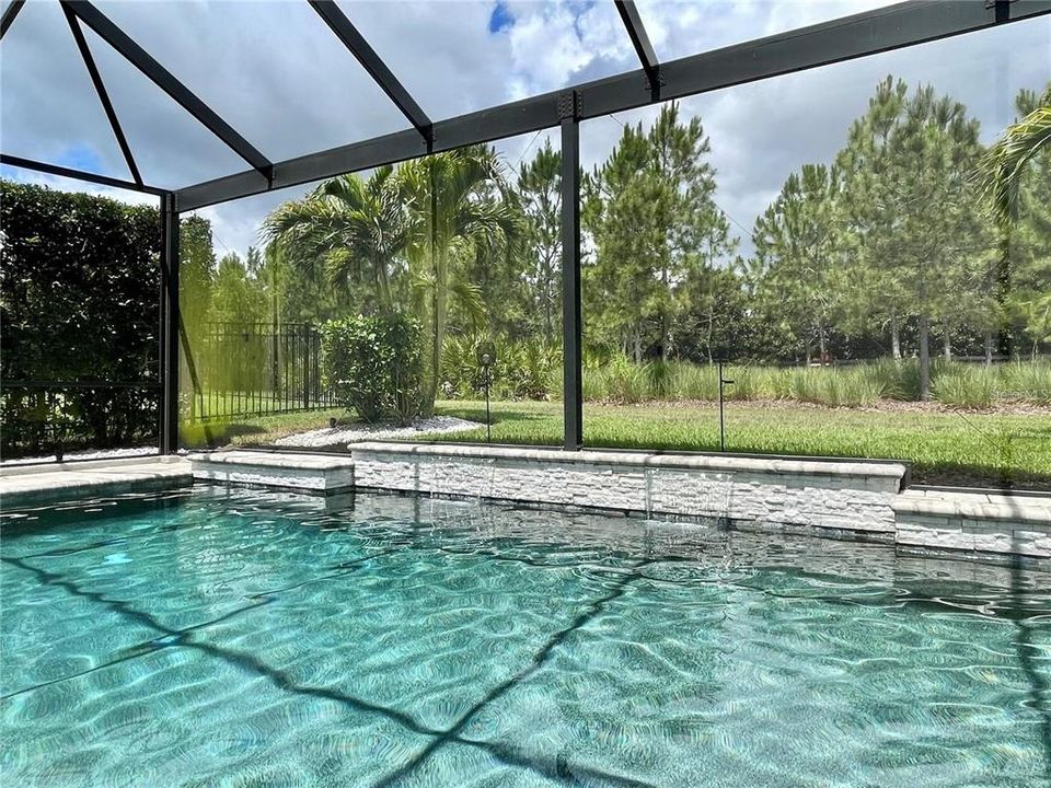 出租: $4,500 (4 贝兹, 2 浴室, 2680 平方英尺)