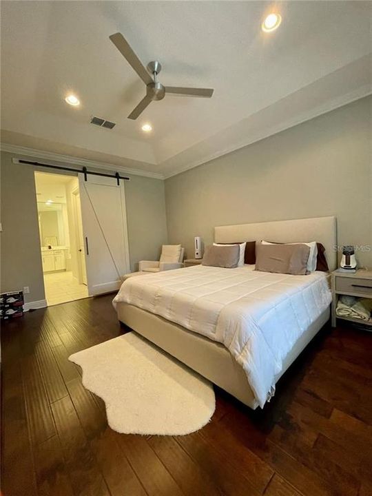 出租: $4,500 (4 贝兹, 2 浴室, 2680 平方英尺)