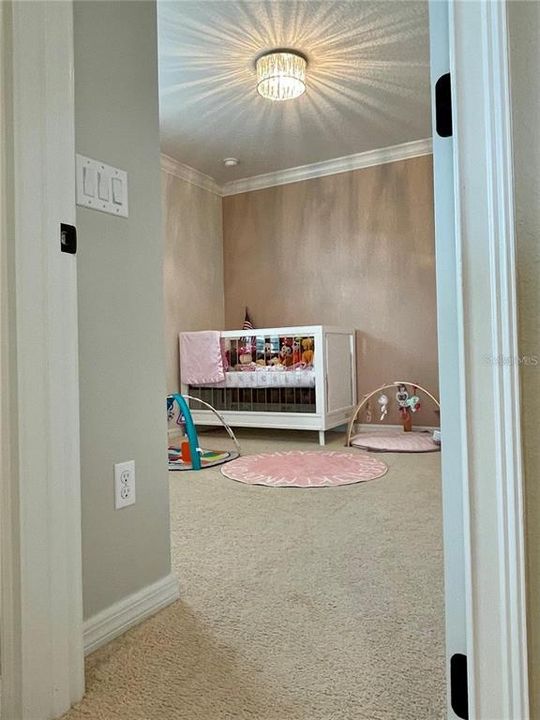 出租: $4,500 (4 贝兹, 2 浴室, 2680 平方英尺)