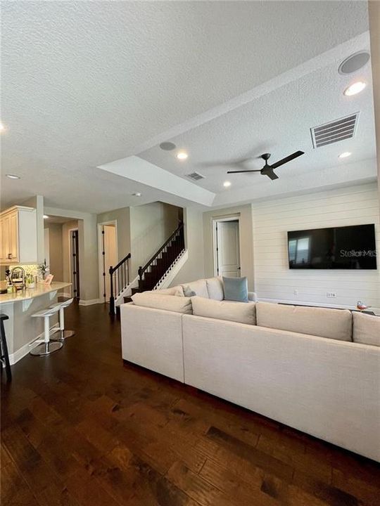 出租: $4,500 (4 贝兹, 2 浴室, 2680 平方英尺)