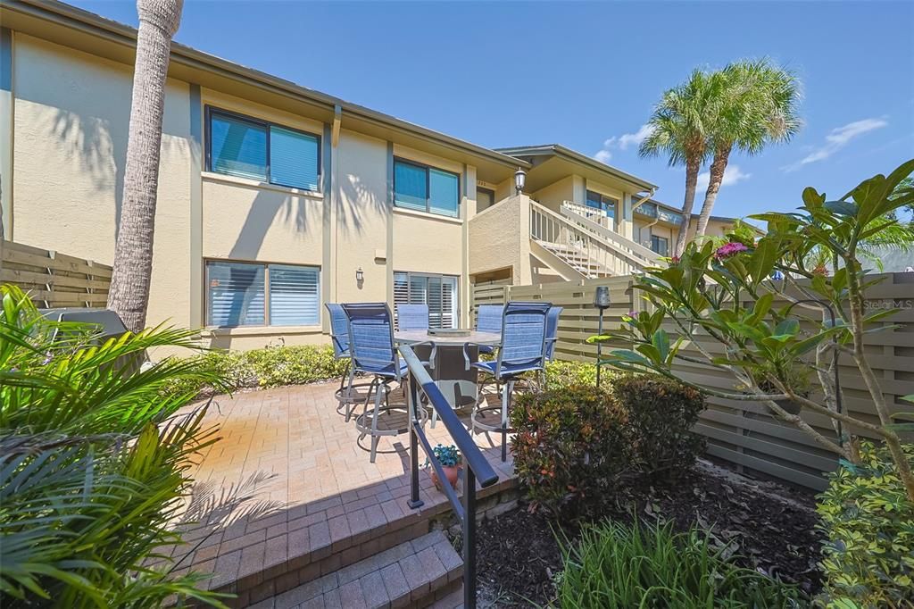 待售: $290,000 (2 贝兹, 2 浴室, 1226 平方英尺)