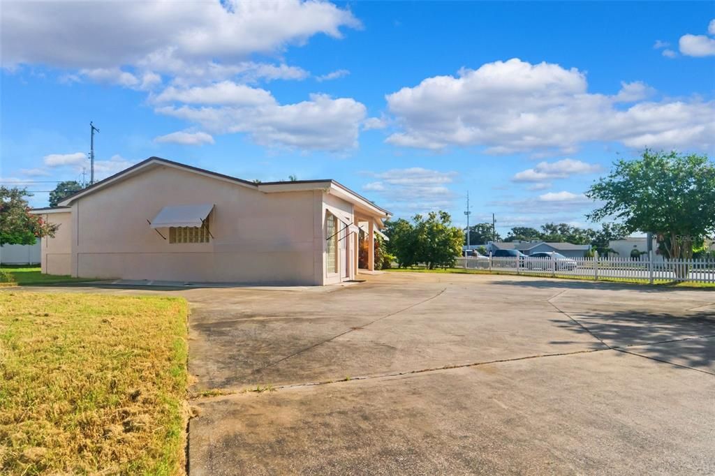 For Rent: $2,799 (2 beds, 1 baths, 1522 Square Feet)