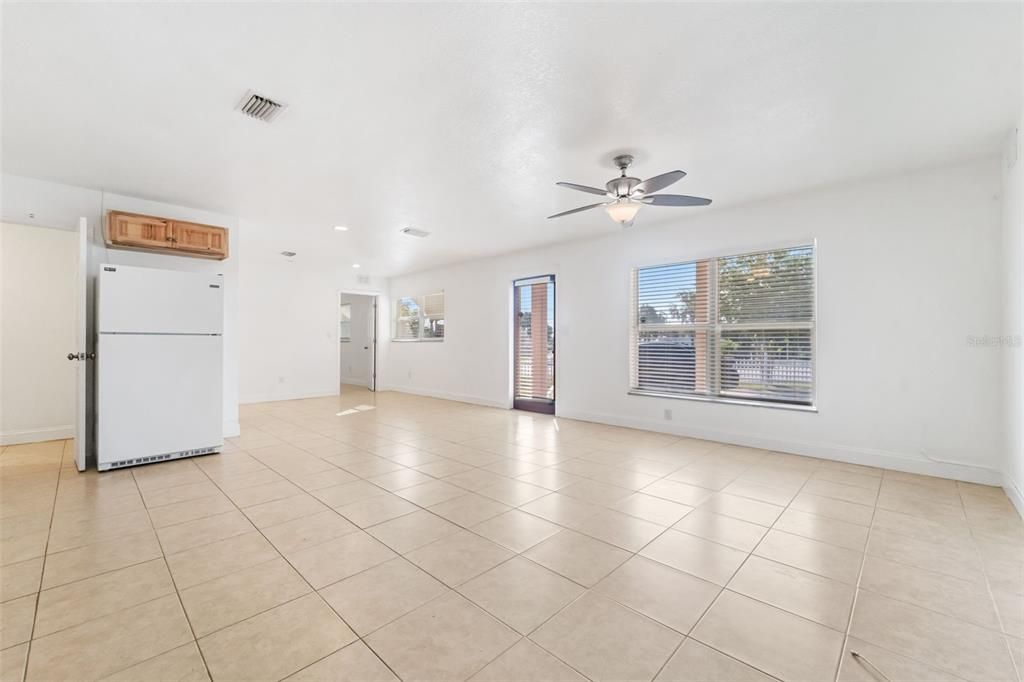 For Rent: $2,799 (2 beds, 1 baths, 1522 Square Feet)