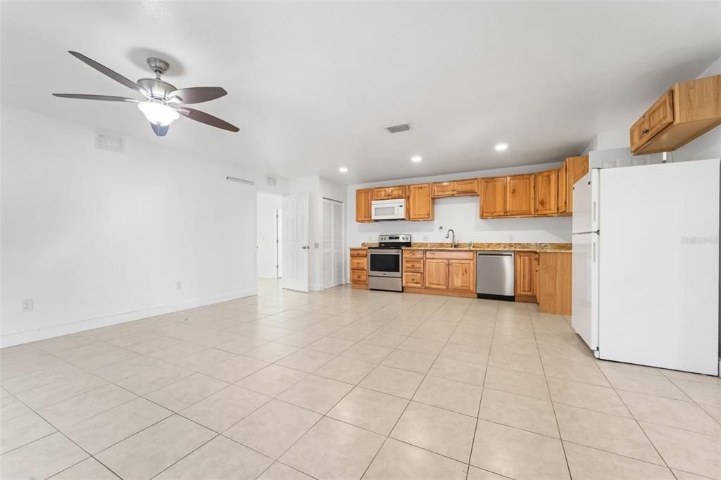 For Rent: $2,799 (2 beds, 1 baths, 1522 Square Feet)