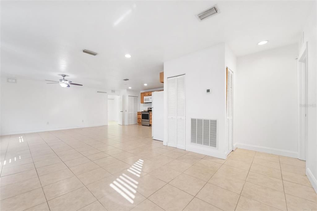 For Rent: $2,799 (2 beds, 1 baths, 1522 Square Feet)