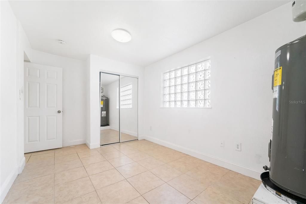 For Rent: $2,799 (2 beds, 1 baths, 1522 Square Feet)