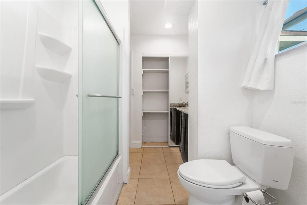 For Rent: $2,799 (2 beds, 1 baths, 1522 Square Feet)