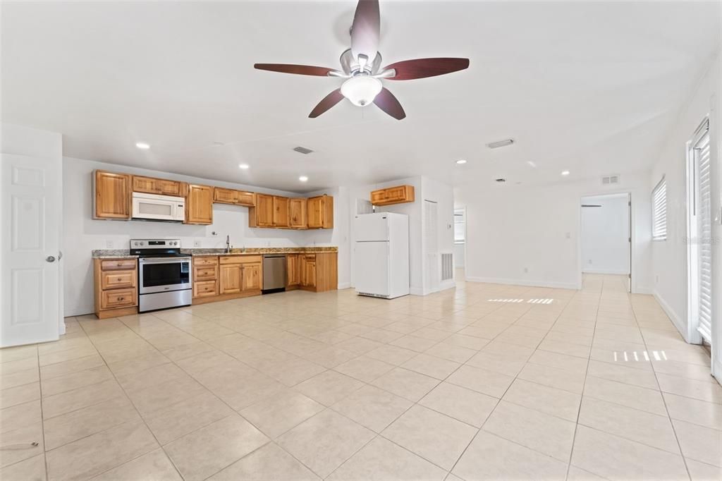 For Rent: $2,799 (2 beds, 1 baths, 1522 Square Feet)