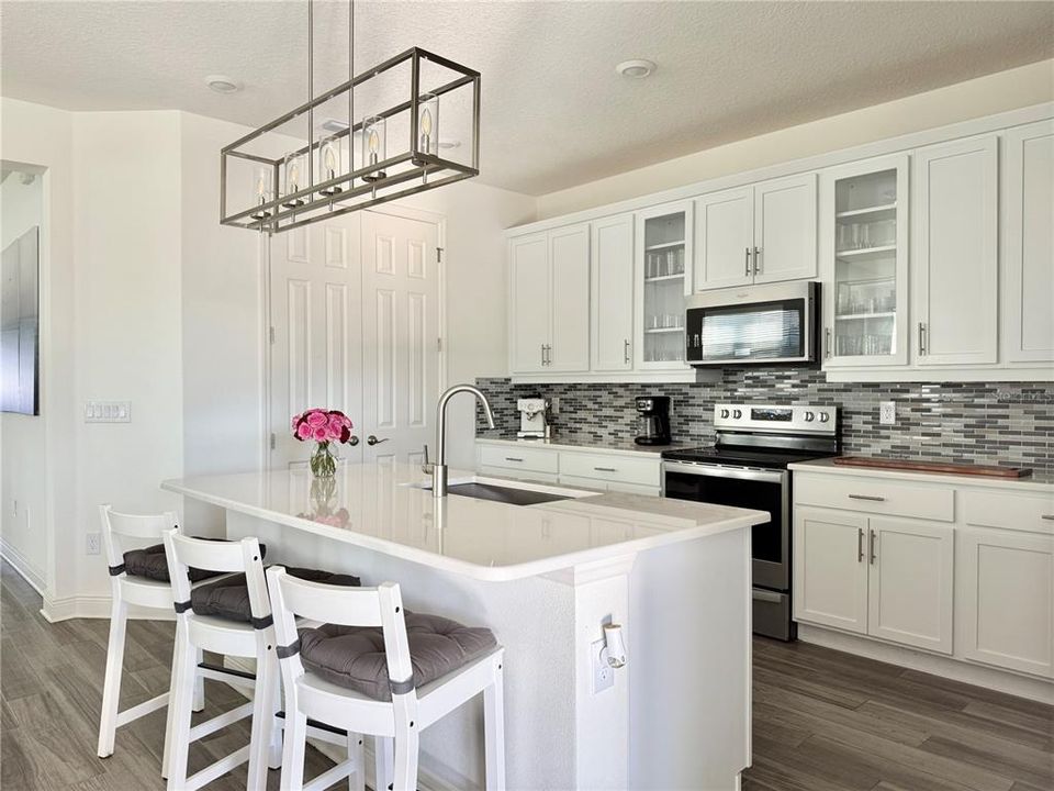 На продажу: $525,000 (4 спален, 3 ванн, 2332 Квадратных фут)