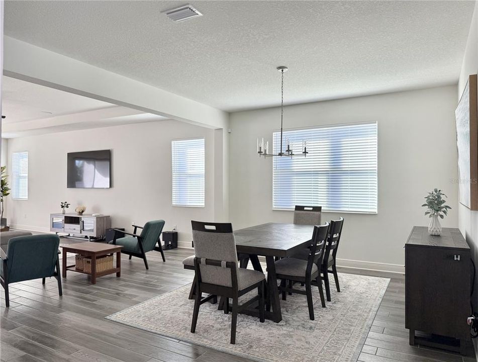 На продажу: $525,000 (4 спален, 3 ванн, 2332 Квадратных фут)