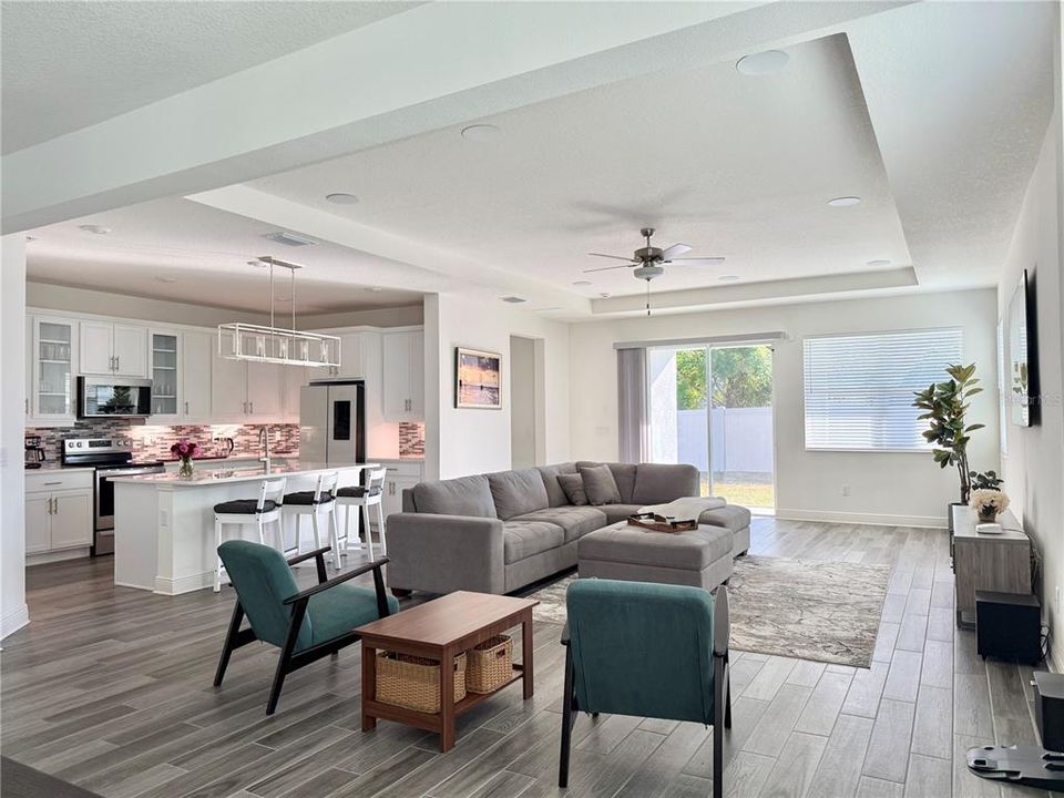 На продажу: $525,000 (4 спален, 3 ванн, 2332 Квадратных фут)