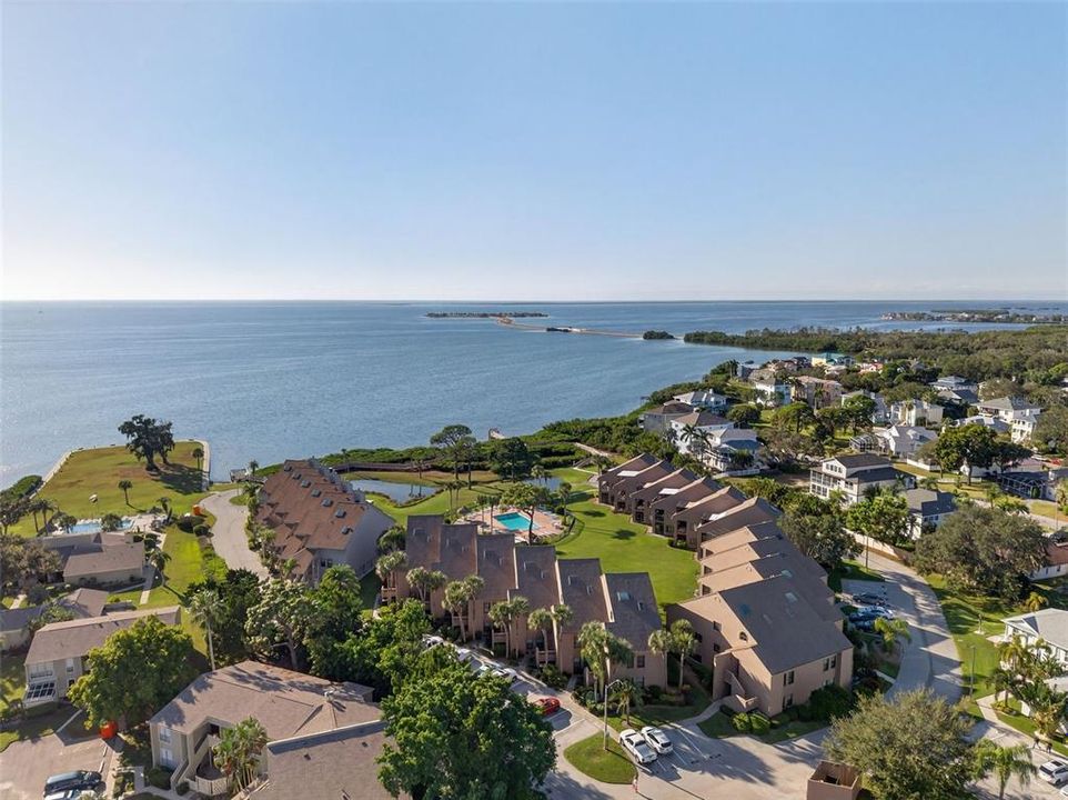 For Sale: $265,000 (2 beds, 2 baths, 1060 Square Feet)