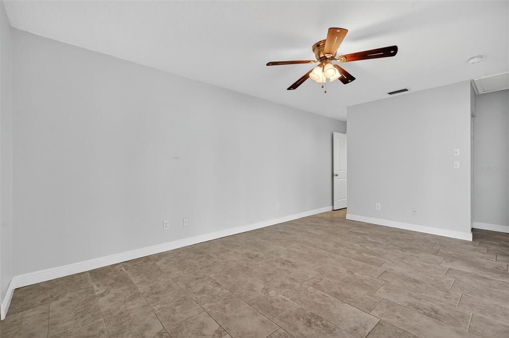 For Sale: $265,000 (2 beds, 2 baths, 1060 Square Feet)