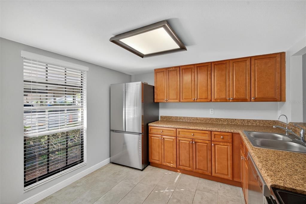 For Sale: $265,000 (2 beds, 2 baths, 1060 Square Feet)