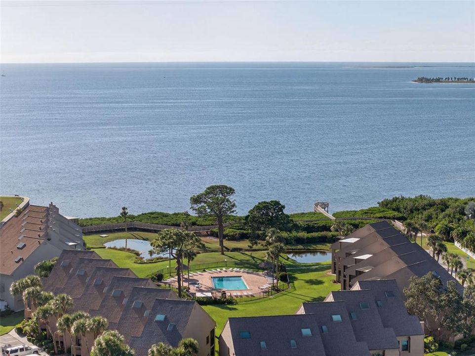 For Sale: $265,000 (2 beds, 2 baths, 1060 Square Feet)