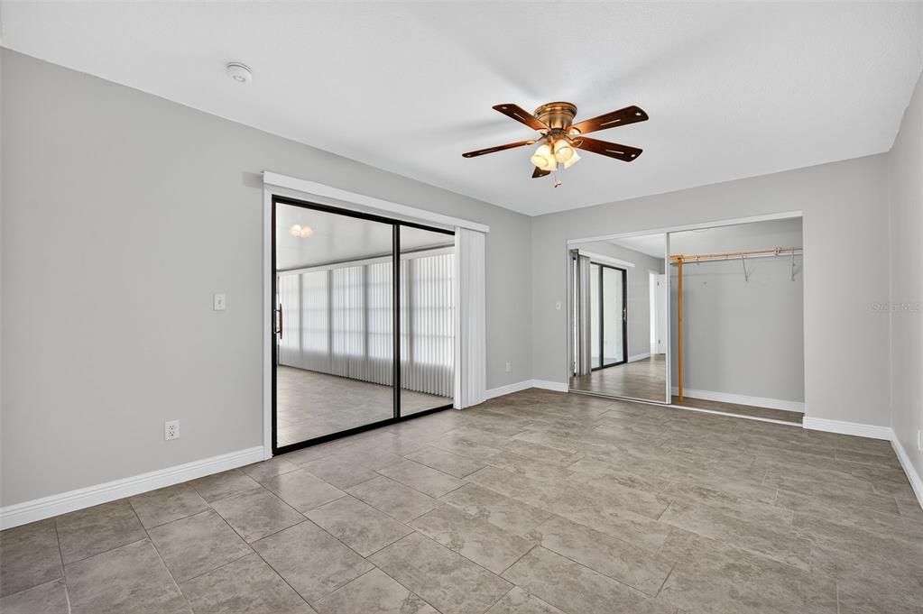 For Sale: $265,000 (2 beds, 2 baths, 1060 Square Feet)