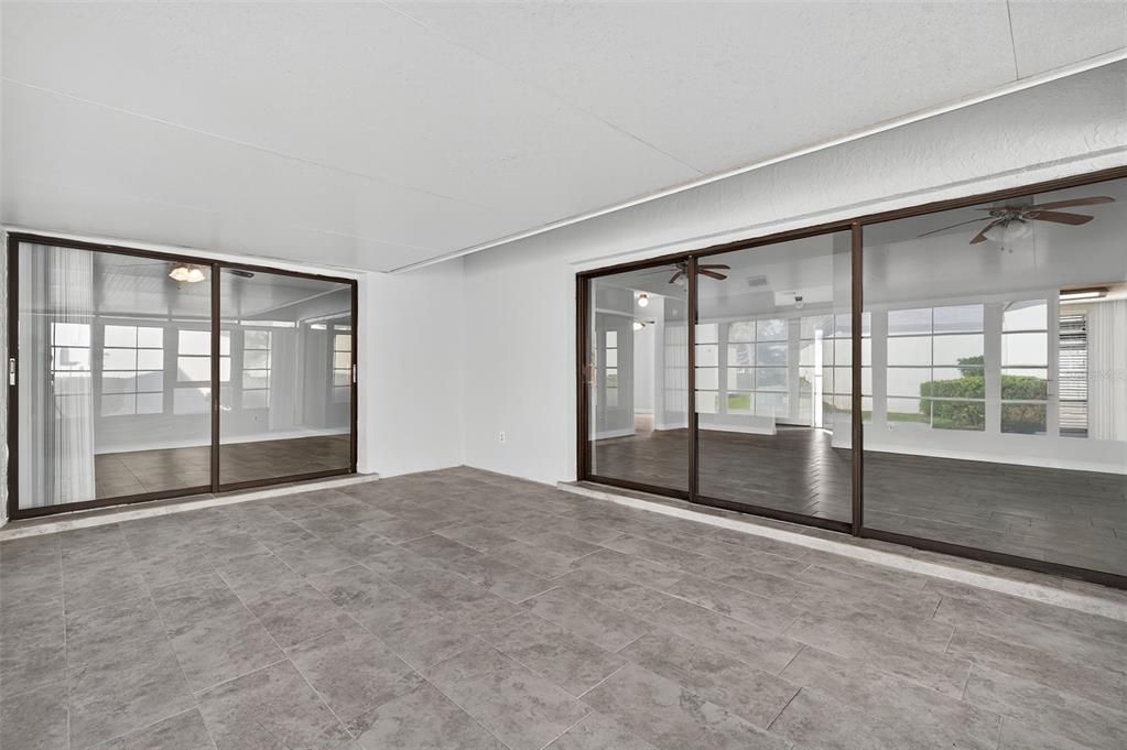 For Sale: $265,000 (2 beds, 2 baths, 1060 Square Feet)