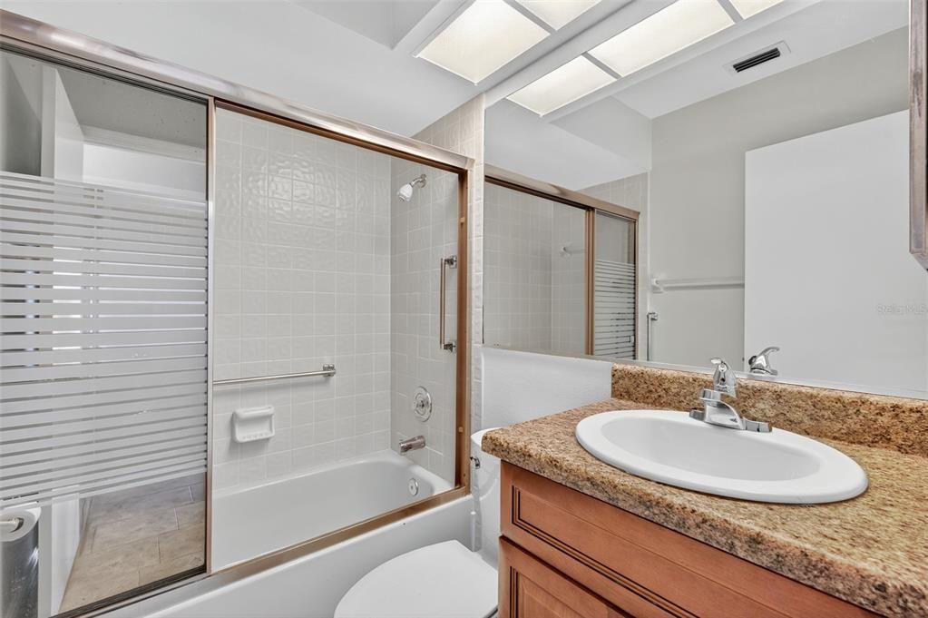 For Sale: $265,000 (2 beds, 2 baths, 1060 Square Feet)