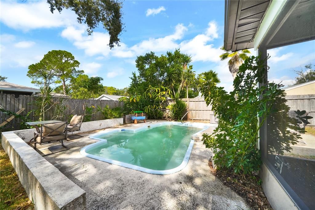 For Sale: $369,000 (3 beds, 2 baths, 1184 Square Feet)