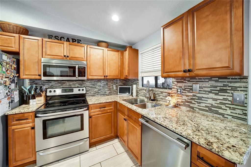 For Sale: $369,000 (3 beds, 2 baths, 1184 Square Feet)