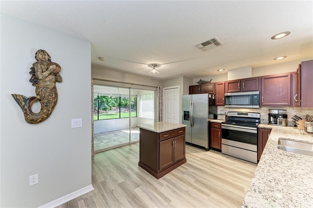 For Sale: $435,000 (3 beds, 2 baths, 1506 Square Feet)