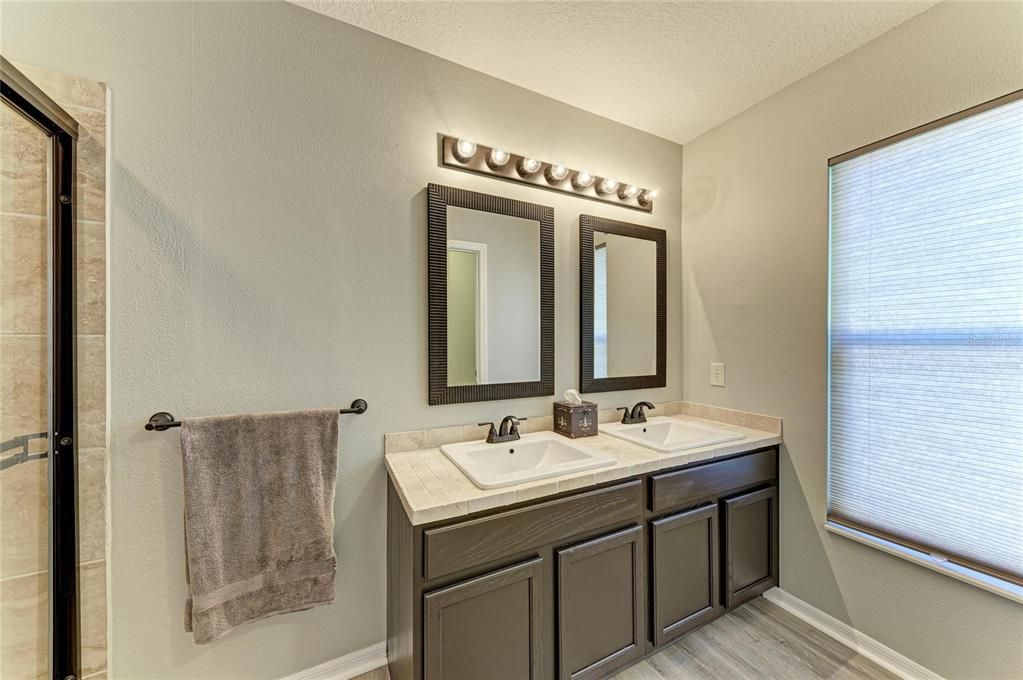 For Sale: $435,000 (3 beds, 2 baths, 1506 Square Feet)