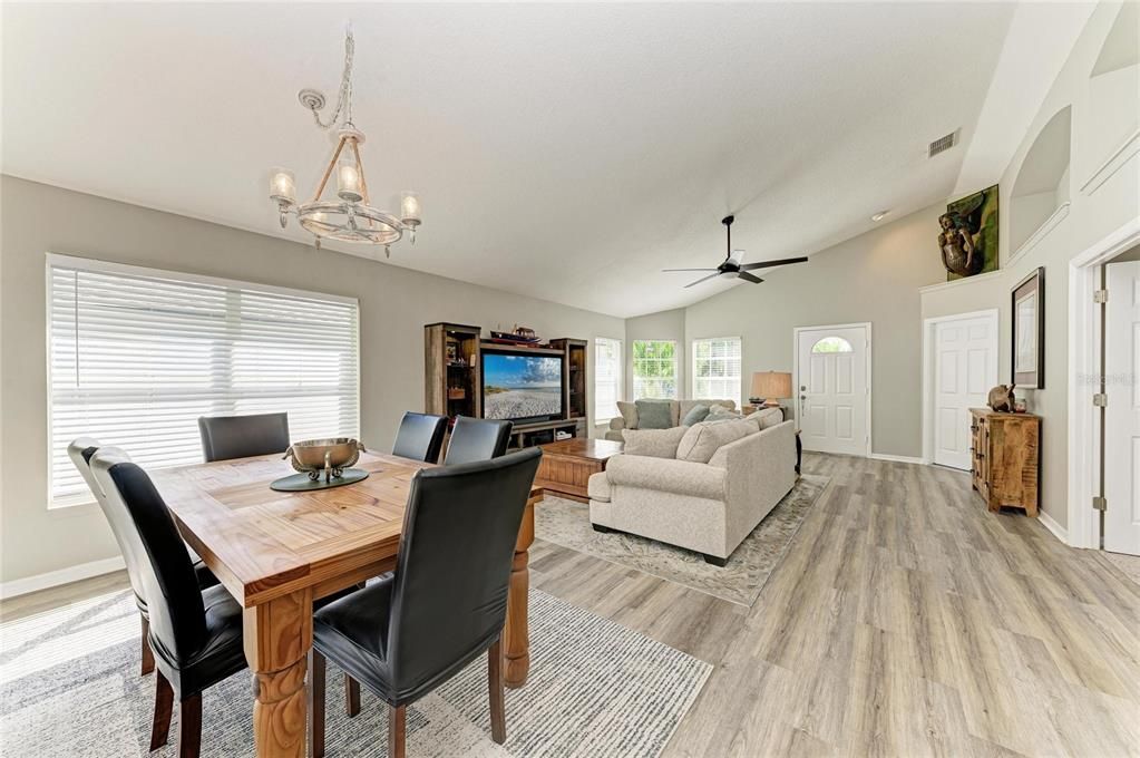 For Sale: $435,000 (3 beds, 2 baths, 1506 Square Feet)