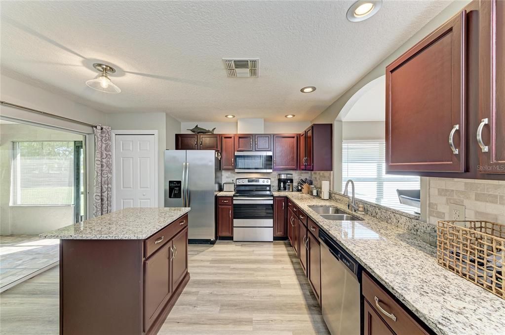 For Sale: $435,000 (3 beds, 2 baths, 1506 Square Feet)