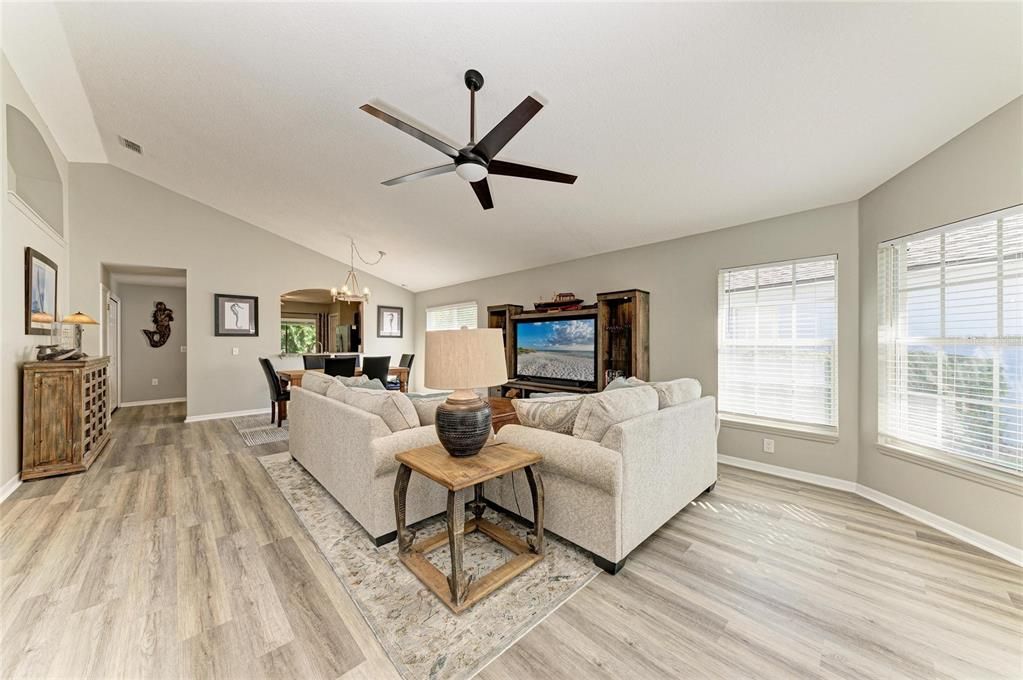 For Sale: $435,000 (3 beds, 2 baths, 1506 Square Feet)