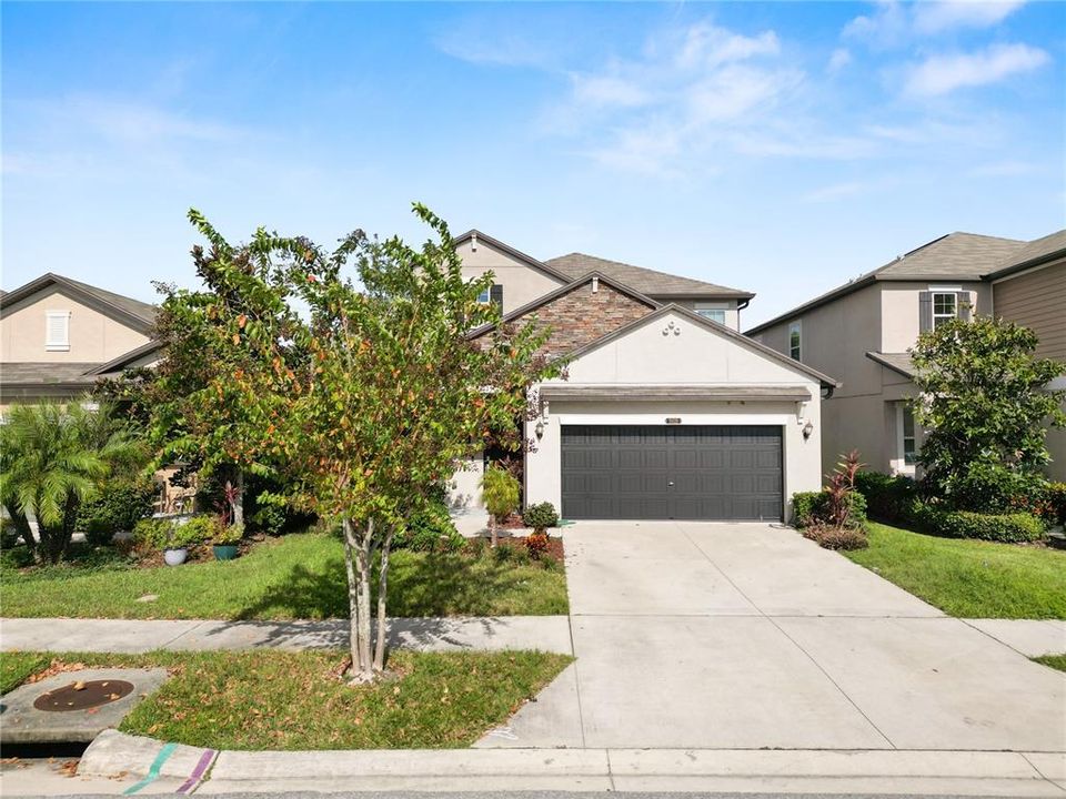 For Sale: $449,900 (5 beds, 3 baths, 2492 Square Feet)