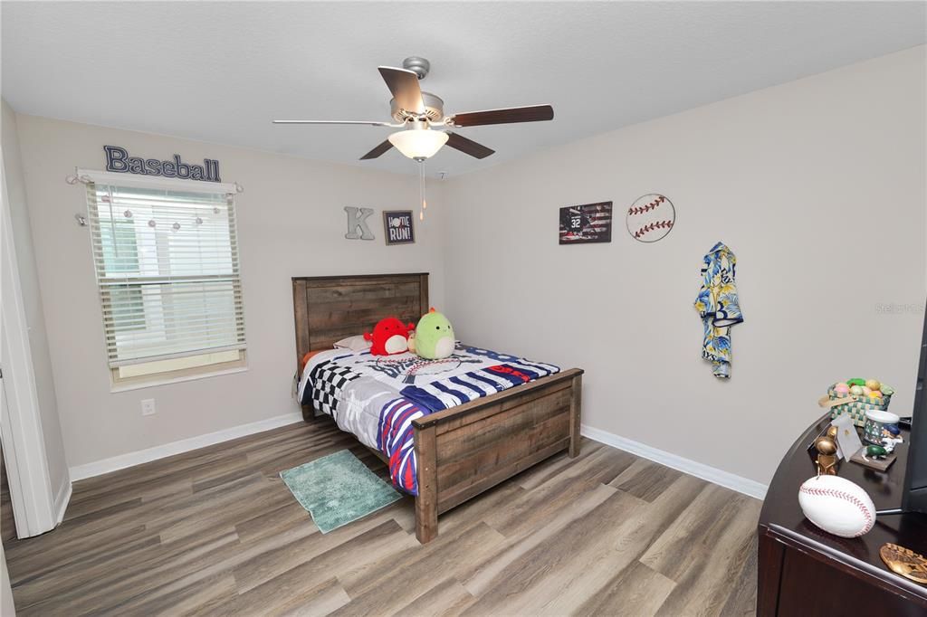 For Sale: $449,900 (5 beds, 3 baths, 2492 Square Feet)