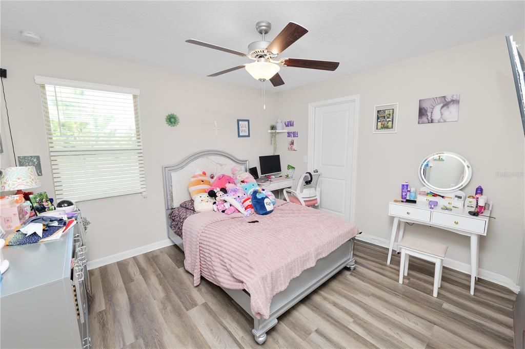 For Sale: $449,900 (5 beds, 3 baths, 2492 Square Feet)