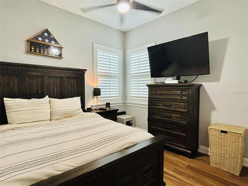 Active With Contract: $999,000 (4 beds, 2 baths, 2255 Square Feet)