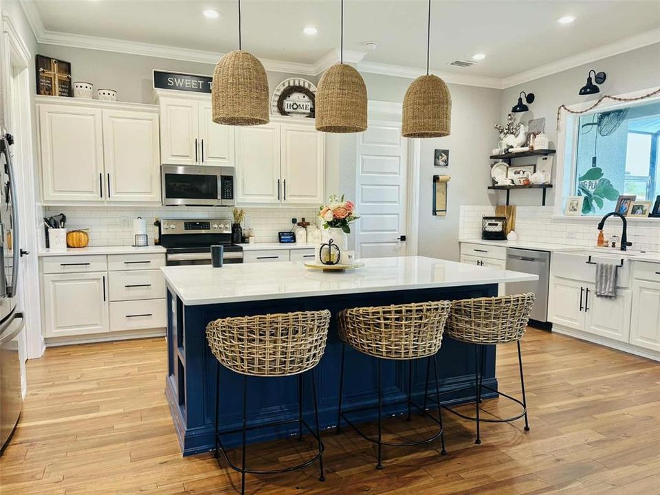 Active With Contract: $999,000 (4 beds, 2 baths, 2255 Square Feet)