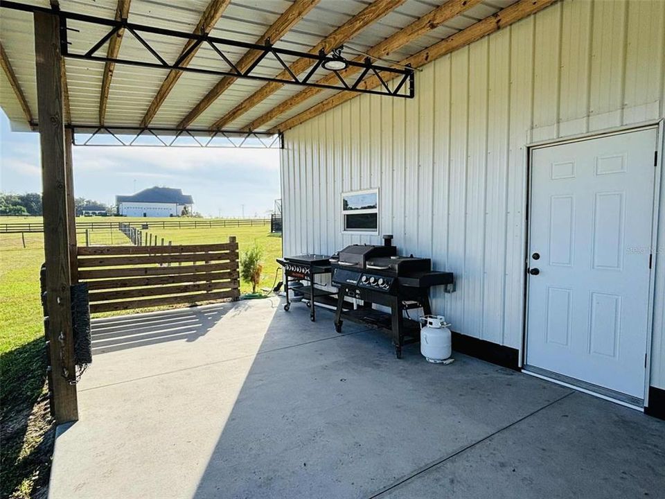 Active With Contract: $999,000 (4 beds, 2 baths, 2255 Square Feet)