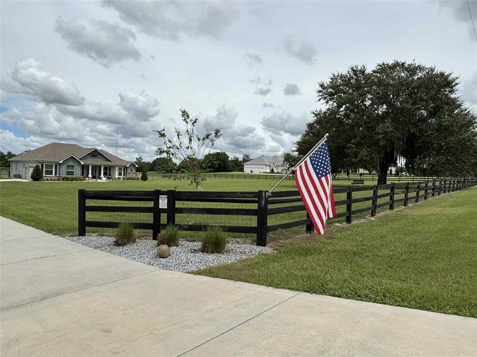 Active With Contract: $999,000 (4 beds, 2 baths, 2255 Square Feet)